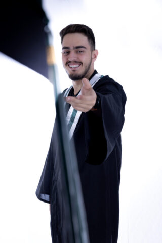 10 2 683x1024 640x480