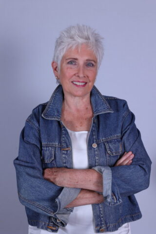 6C4A9738 683x1024 640x480